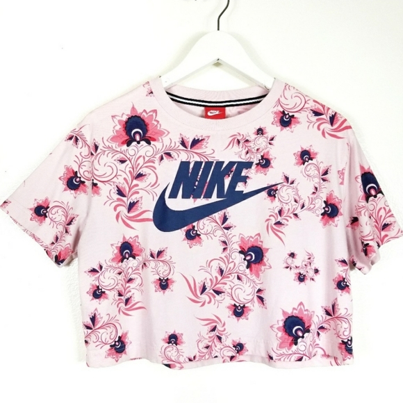 SOLD Nike crop top - Picture 2 of 8